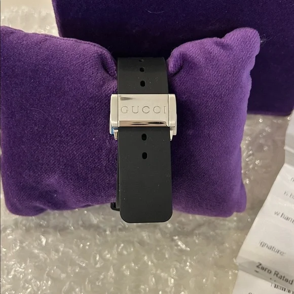 NWTGucci Men's Black and Silver Dive Watch - Picture 3 of 10